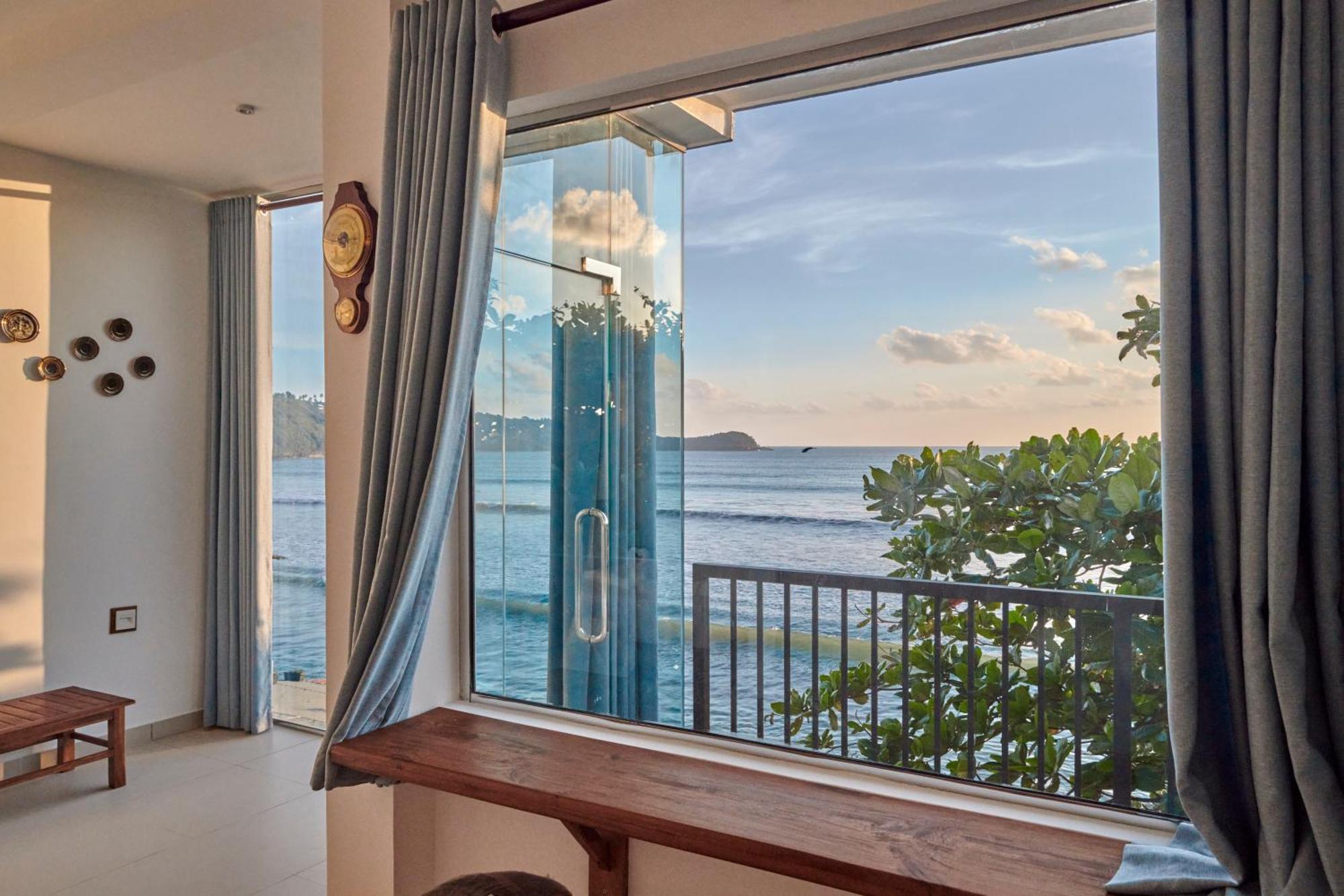 Kings Bay Beach Resort Галле Экстерьер фото